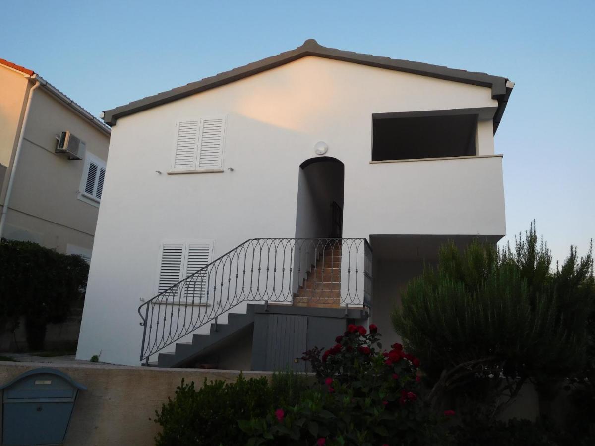 Vila Maria Nin Exterior foto